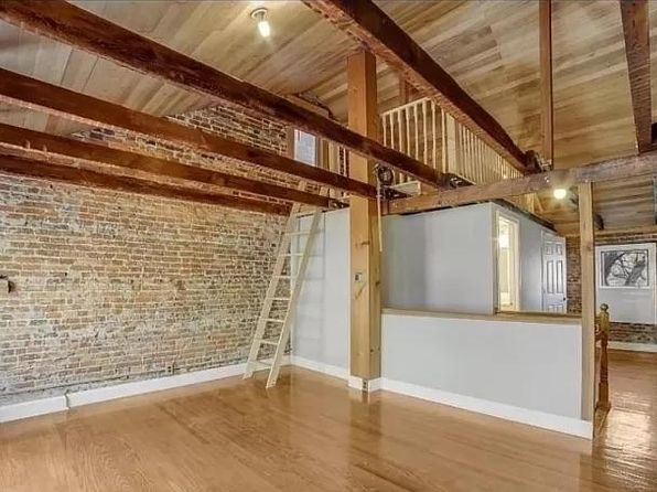 223 Jackson St
