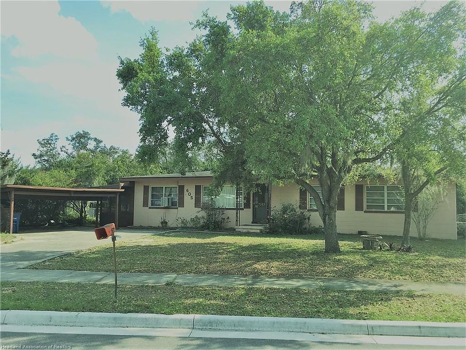 1st image of 605 Woodlawn Dr
