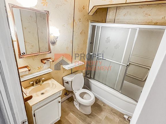 5th image of 27645 Avondale St