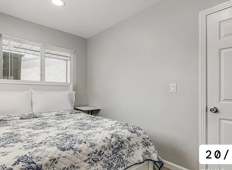 1816 W 22nd St — Photo 5