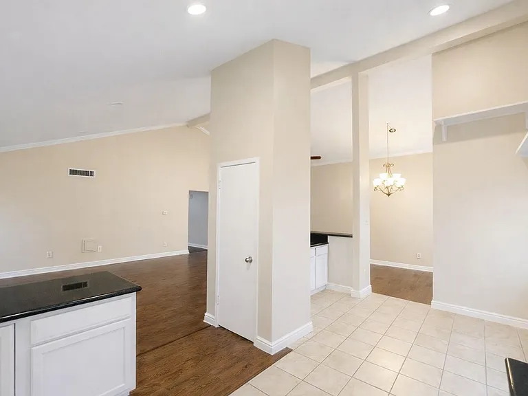 2419 Woven Wood Ln — Photo 10