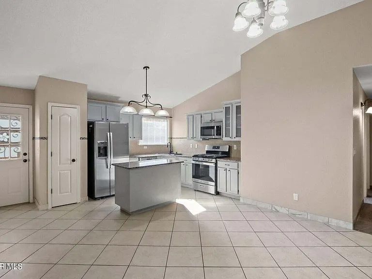 804 Desert Cactus Dr — Photo 7