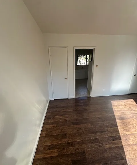 951 E Logan Ave #B — Photo 4