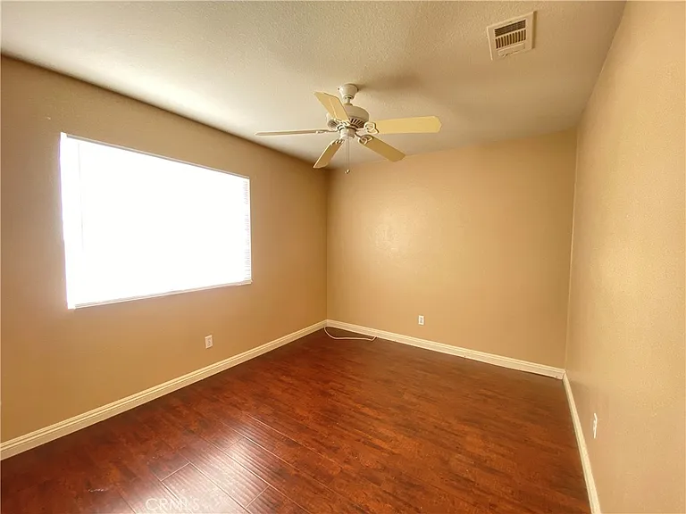 708 Hillview St — Photo 32