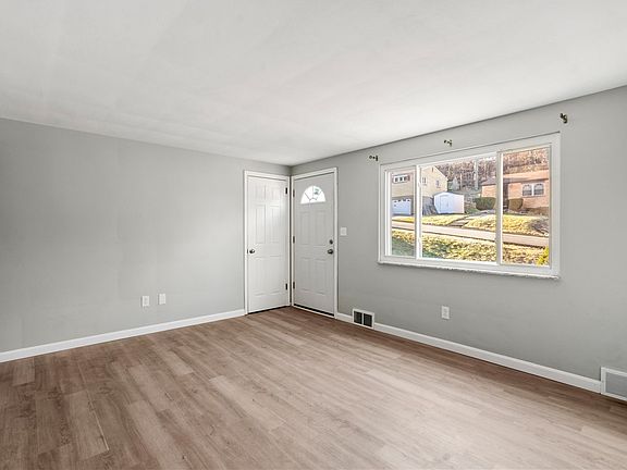 4th image of 218 Northmont Dr