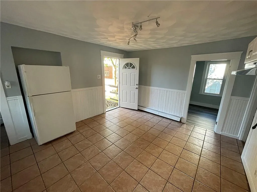 2 bed, 1.0 bath, 808 sqft, $1,650 — Photo 4