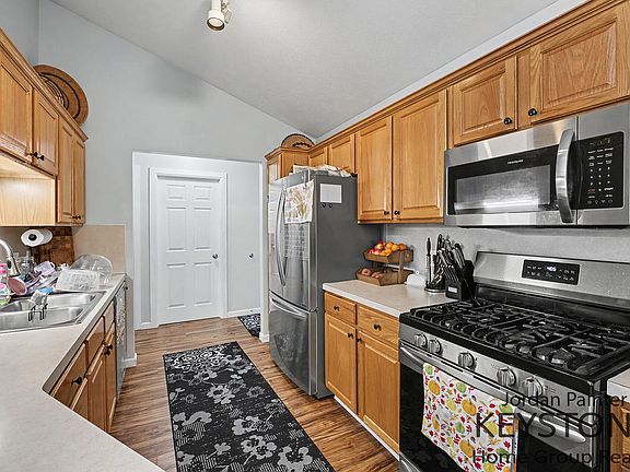4th image of 2117 Kinnrow Ave NW