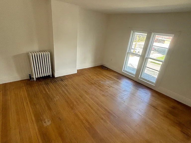 15 Walnut St #2 — Photo 5