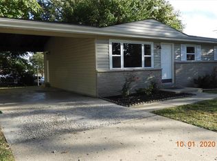 11 Park Dr, Saint Charles, MO 63303