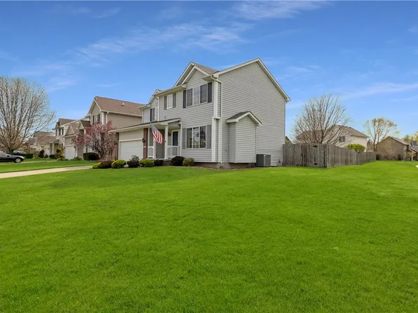 2022 NW 158th St, Clive, IA 50325