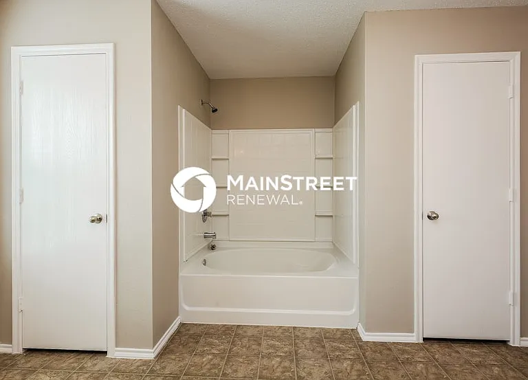 4820 Trail Hollow Dr — Photo 10