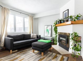 110 Walnut Ct #34, Ottawa, ON K1R 7W2
