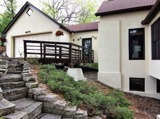 1135 Cedar View Cir, Minneapolis, MN 55405