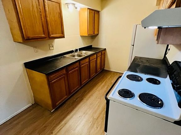 3rd image of 9900 W Fond Du Lac Ave #5