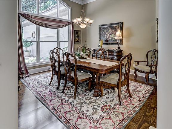 4th image of 20 Hickory Forest Dr