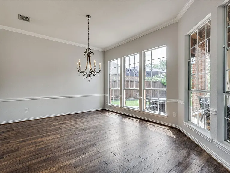 5901 Norfolk Ln — Photo 8