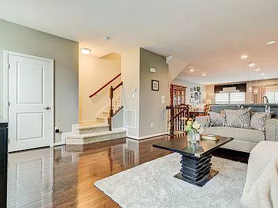126 Kyle Dr — Photo 3