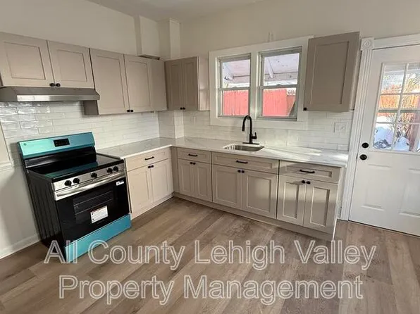 326 N Fountain St, Allentown, PA 18102