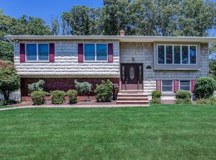 20 Essie Dr, Matawan, NJ 07747