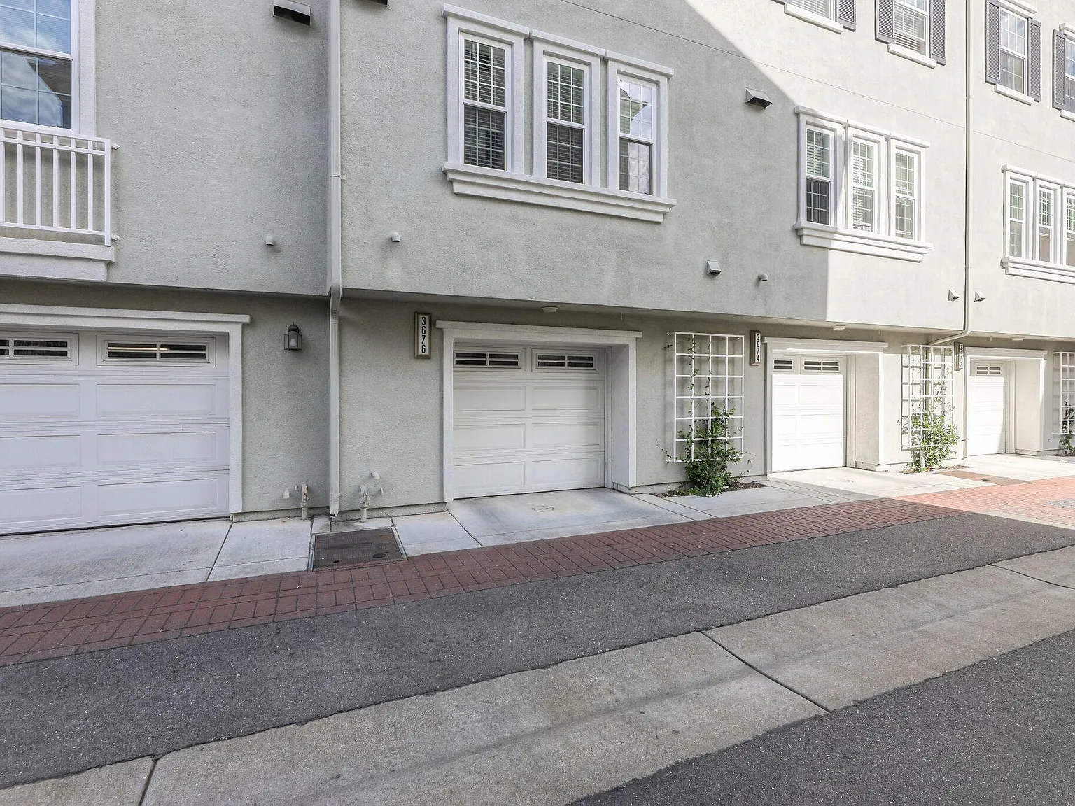 3 bed, 3.5 bath, 1634 sqft, $3,750 — Photo 3
