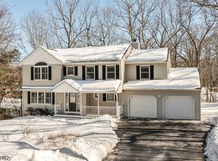 25 Alta Vista Dr, Ringwood Boro, NJ 07456