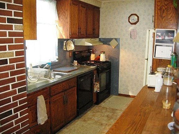 Updated Eat-in Kitchen!