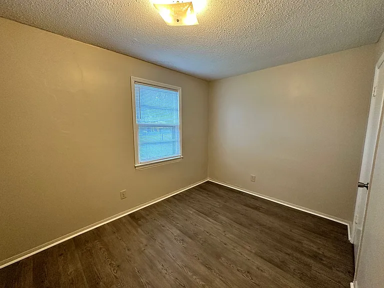 4036 Tavineer Dr — Photo 10