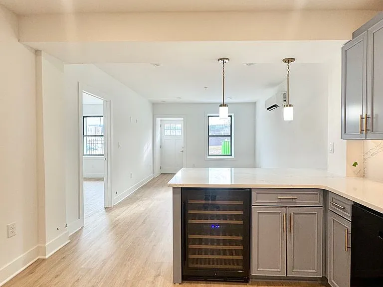 1422 N 8th St — Photo 32