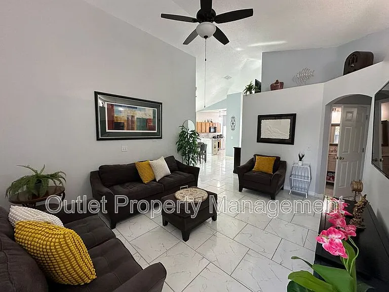 645 Majesty Dr — Photo 10