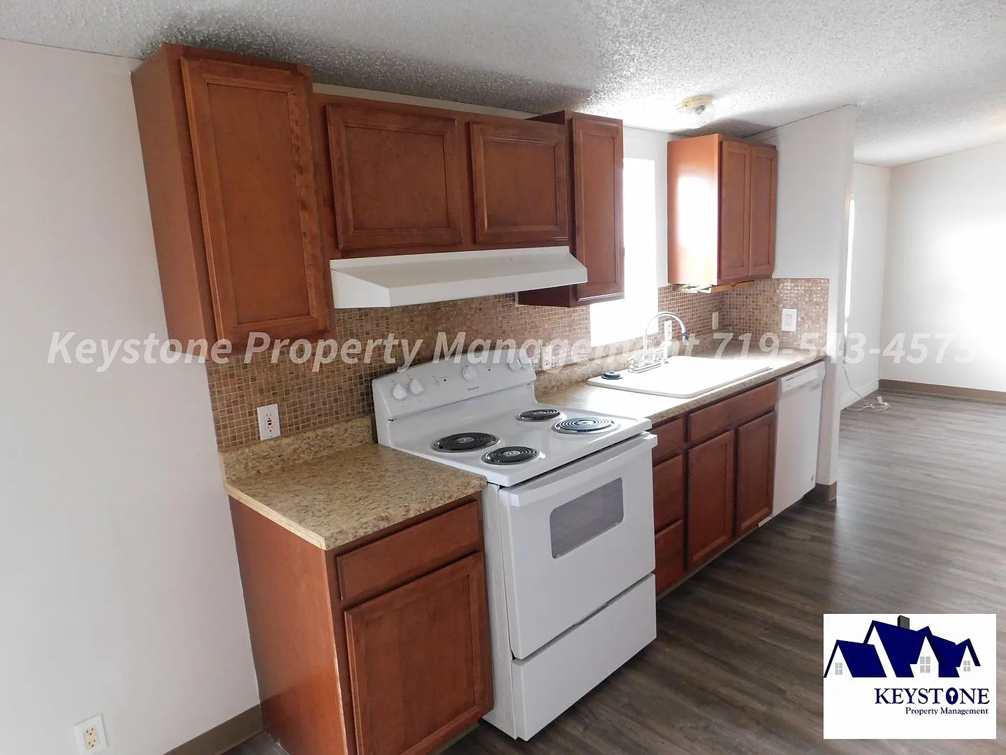 Spacious 3+ Bedroom Home on a Corner Lot in Pueblo West Over 2,000 Sq. Ft. $1950/$1950 — Photo 4
