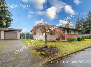 2605 E 18th St, Vancouver, WA 98661