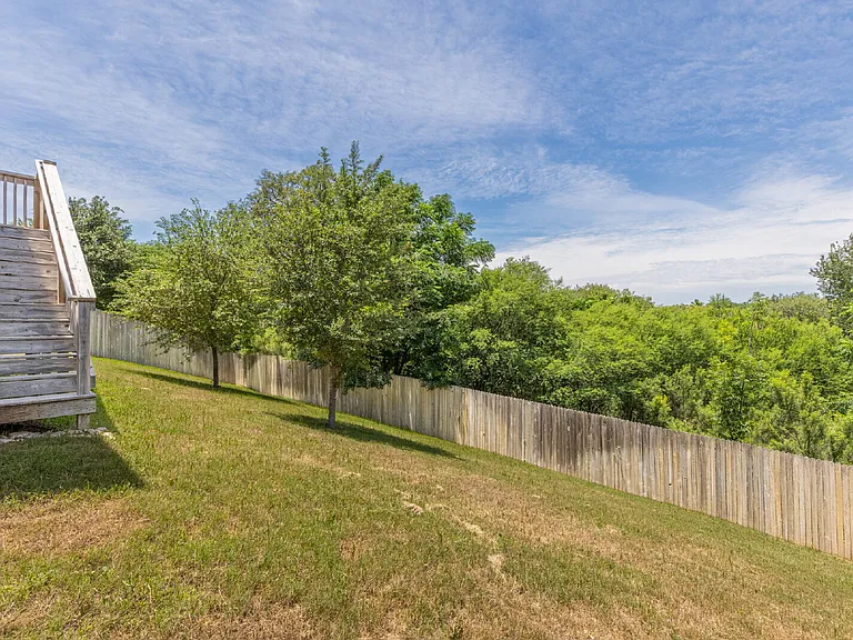 11219 Pomona Park Dr — Photo 32