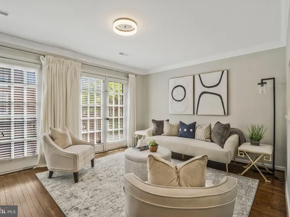 680 S Columbus St, Alexandria, VA 22314