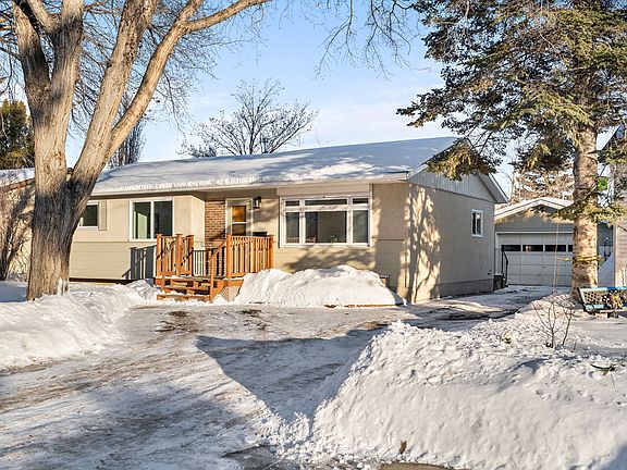 3rd image of 114 Campion Cres