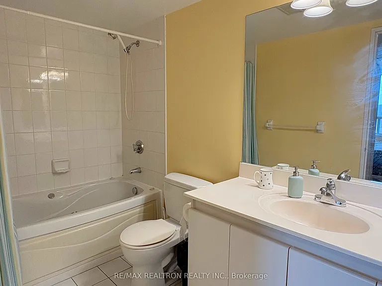 88 Corporate Dr #1708 — Photo 5