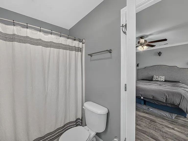 210 Riverstone Ct — Photo 17
