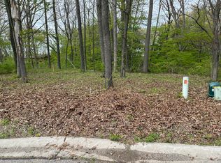 820 E Indiana St, New Buffalo, MI 49117