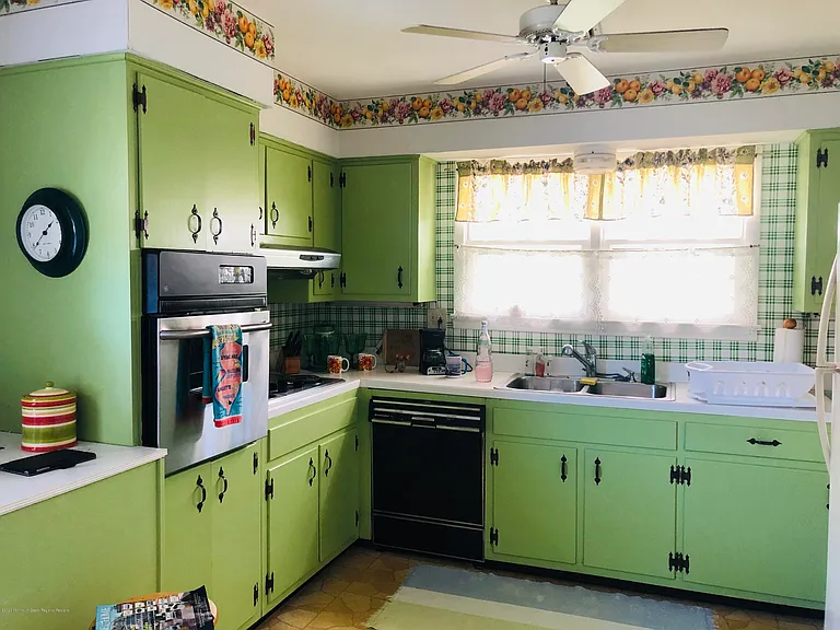 814 Shore Rd — Photo 10