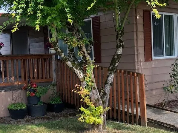 2902 E 2nd St Unit 94, Newberg, OR 97132