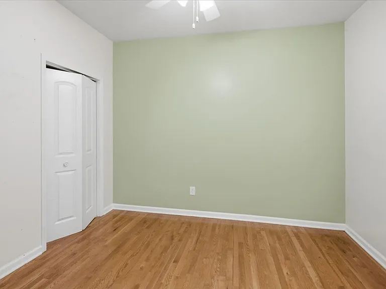 1041 Hervey St — Photo 10