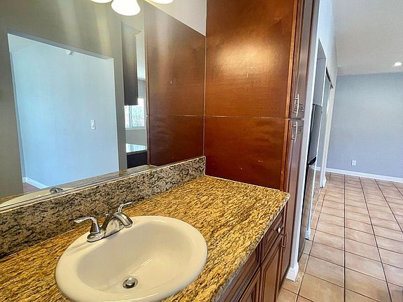 3rd image of 1154 N Gower St APT 18