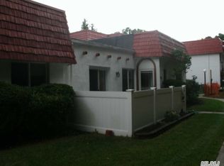 750 Blue Ridge Dr, Medford, NY 11763