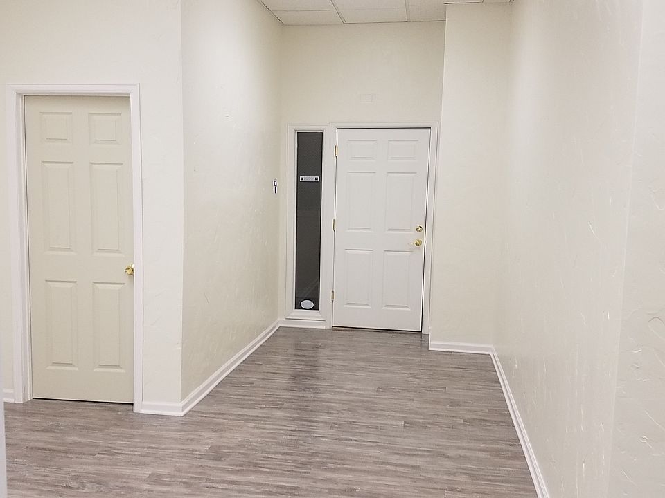 1st image of 300 Main St Ste 204