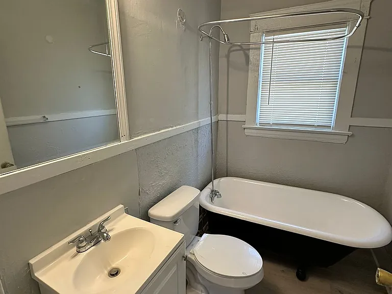 12341 Chesterfield Ave #UP — Photo 7