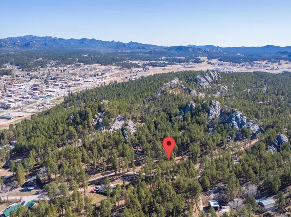 1st St, Custer, SD 57730