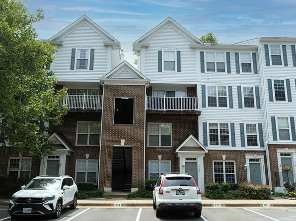 12621 Fair Crest Ct APT 303, Fairfax, VA 22033