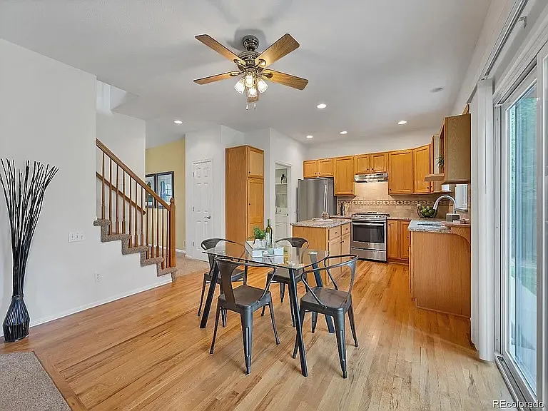 4 bed, 3075 sqft, $4,000 — Photo 3