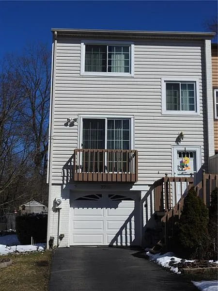 3205 Camberly Dr photo 1