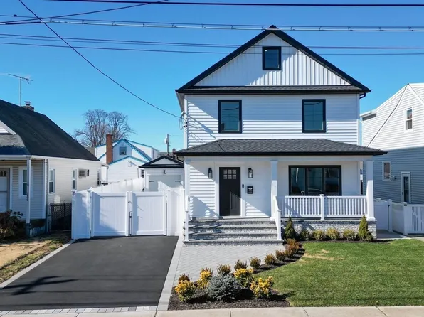 282 Hoffman Street, Franklin Square, NY 11010