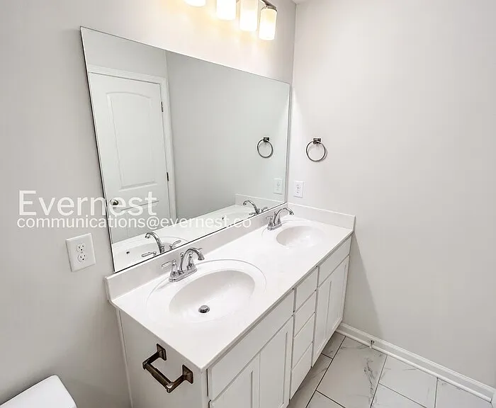 305 Raines Ct — Photo 8